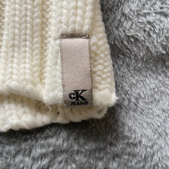 Cable Knit Calvin Klein Cream Sweater - Picture 3 of 3